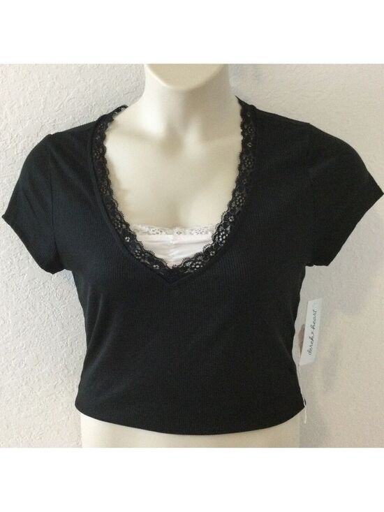 Derek Heart Tops - Derek Heart black cropped tee with white lace trim inset Woman’s XL